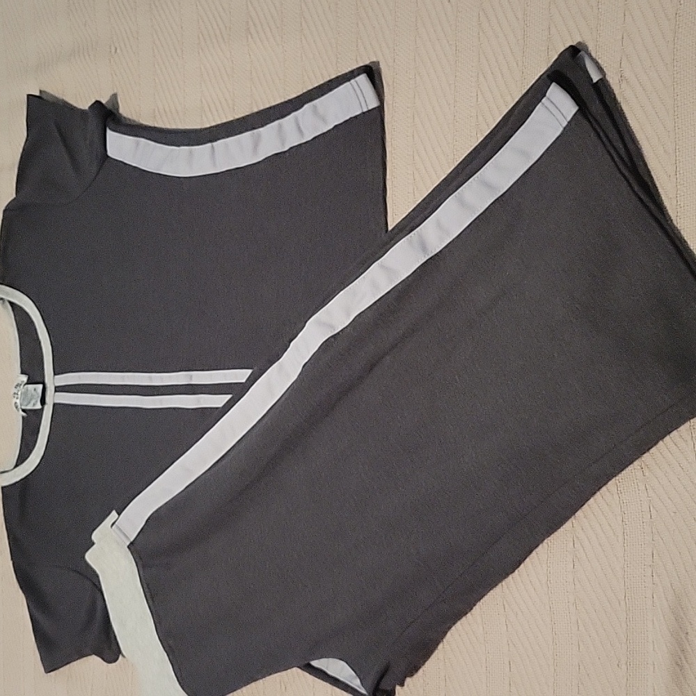 Women's Casual Sports Wear 2pc. Set - Picture 5 of 5
